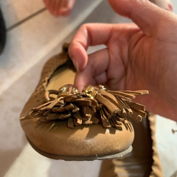 Tory Burch Reese Tassle flats - Tan size 5 - Picture 3 of 5